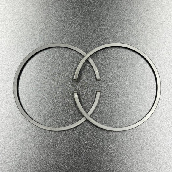 Кольца поршневые, комплект на один поршень Tohatsu M40C (345-00011-0;361-00011-0) (STD) (Osaka) Кольца поршневые, комплект на один поршень Tohatsu M40C (345-00011-0;361-00011-0) (STD) (Osaka)