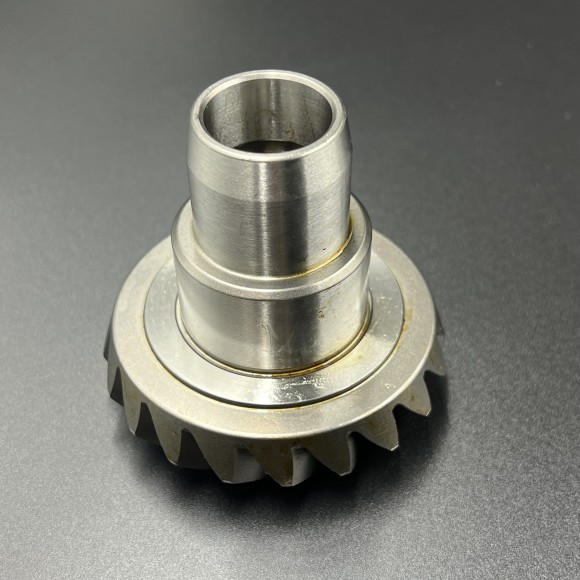 Шестерни верхнего редуктора Mercruiser Alpha One (1.50-1.47 редукция) (Osaka) Шестерни верхнего редуктора Mercruiser Alpha One (1.50-1.47 редукция) (Osaka)