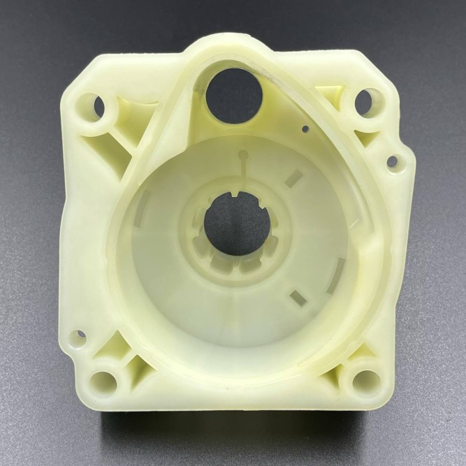 Корпус помпы охлаждения Yamaha F300-350 (Yamaha)