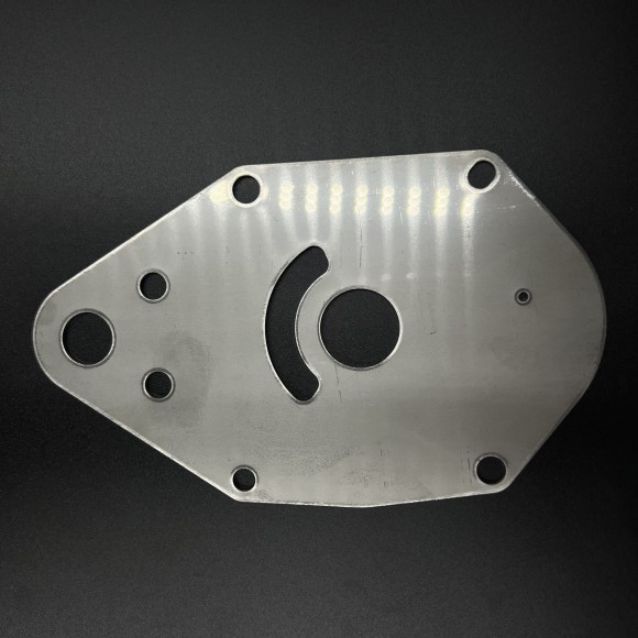 Пластина помпы охлаждения Mercury 40-60 (Omax)