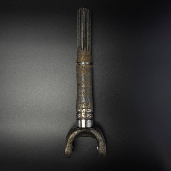 Вилка карданного вала YOKE ASSY-SPLINED QS