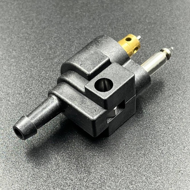 Коннектор топливный Yamaha 4-90, F4-70 (из мотора (папа)) (PREMARINE)