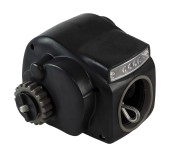 Лебедка электрическая autoTRAC DayRunner на трейлер, 2500lbs, черная Лебедка электрическая autoTRAC DayRunner на трейлер, 2500lbs, черная