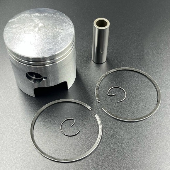 Поршневой комплект Suzuki DT25-30 (0.50mm) (12110-96353-0.50) (KACAWA) Поршневой комплект Suzuki DT25-30 (0.50mm) (12110-96353-0.50) (KACAWA)