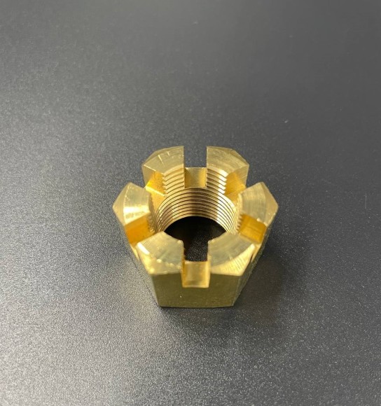 Гайка крепления гребного винта Yamaha 100-250, F75-350 (Yamaha)