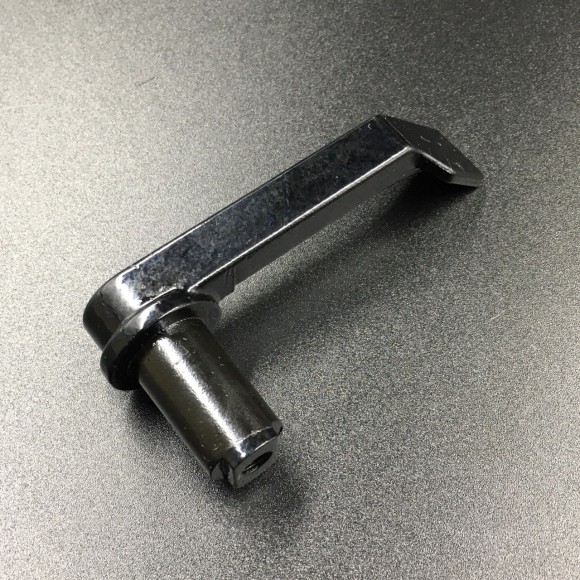 Ручка замка капота Tohatsu 9.9-18, 25-30, 40C (338Q67141-0) (PREMARINE)