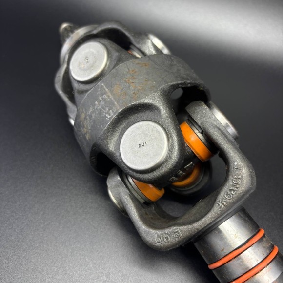 Вал карданный в сборе UNIVERSAL JOINT QS