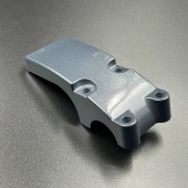 Крышка (щека) крепления подушки двигателя Yamaha 9.9-15 (15A-502017; 15F-00.01) (YUELANG) Крышка (щека) крепления подушки двигателя Yamaha 9.9-15 (15A-502017; 15F-00.01) (YUELANG)