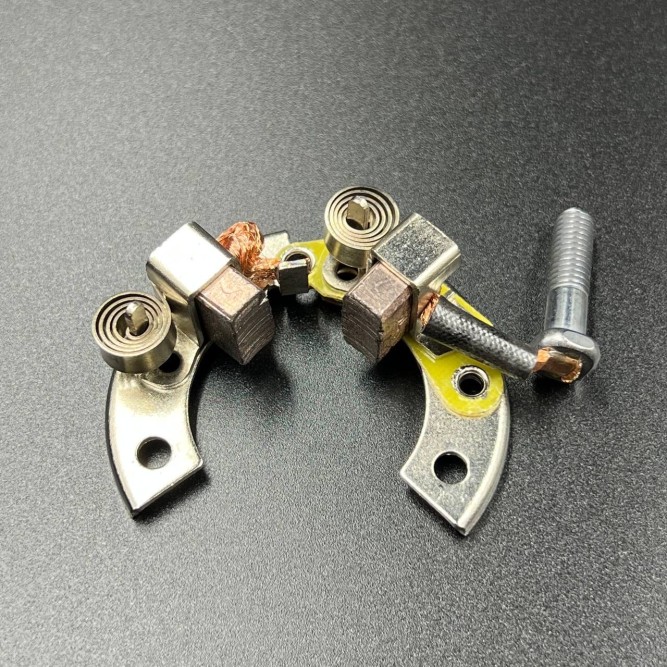 Щеточный узел Suzuki 20-40, Yamaha 40-70(689-81840-11) (Wuhu)