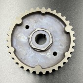 Шестерня распредвала Suzuki DF8-9.9A (Suzuki) Шестерня распредвала Suzuki DF8-9.9A (Suzuki)