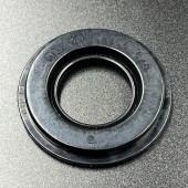 Лабиринтное уплотнение коленвала Yamaha 9.9-15 (резиновое) (KACAWA) Лабиринтное уплотнение коленвала Yamaha 9.9-15 (резиновое) (KACAWA)