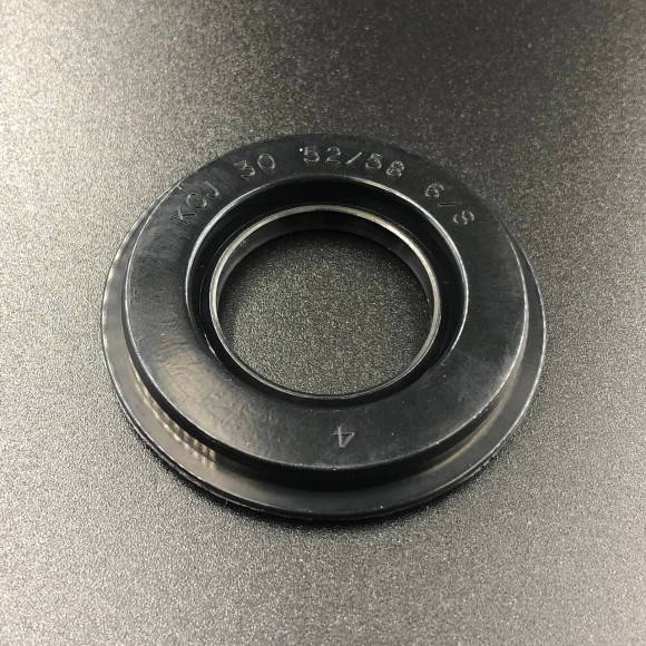 Лабиринтное уплотнение коленвала Yamaha 9.9-15 (резиновое) (Omax) Лабиринтное уплотнение коленвала Yamaha 9.9-15 (резиновое) (Omax)