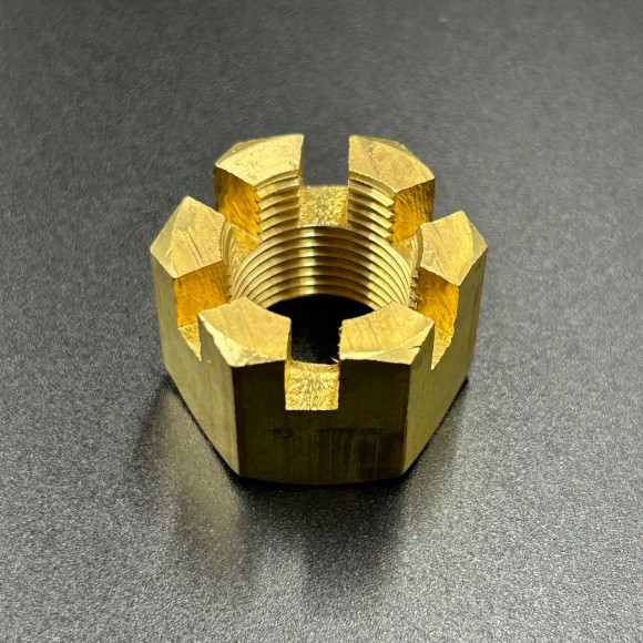 Гайка крепления гребного винта Yamaha 115-250, F75-350 (Omax)