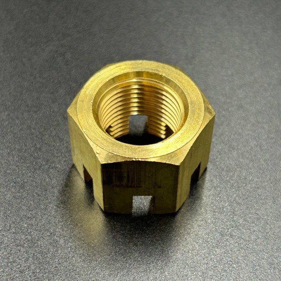 Гайка крепления гребного винта Yamaha 115-250, F75-350 (Omax)