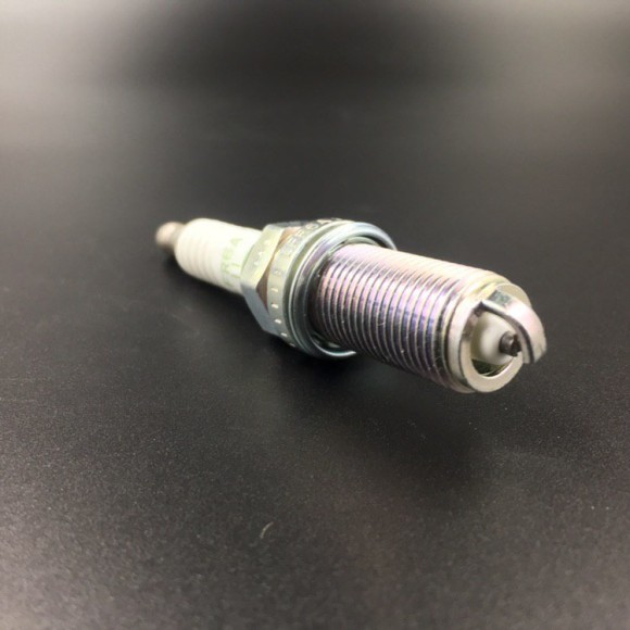 Свеча LFR6A-11 3672 (NGK) Свеча LFR6A-11 3672 (NGK)