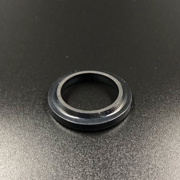 Уплотнение штока гидроподъема Honda BF75-200 (Honda)