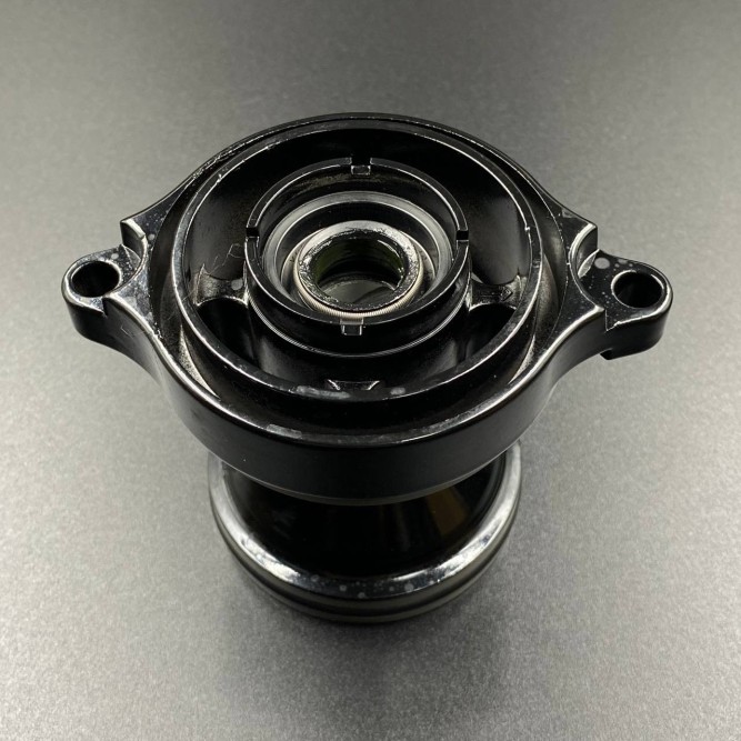 Обойма гребного вала Suzuki DT9.9-15, DF9.9-15 (В сборе) (56120-93900-0EP) (KACAWA)