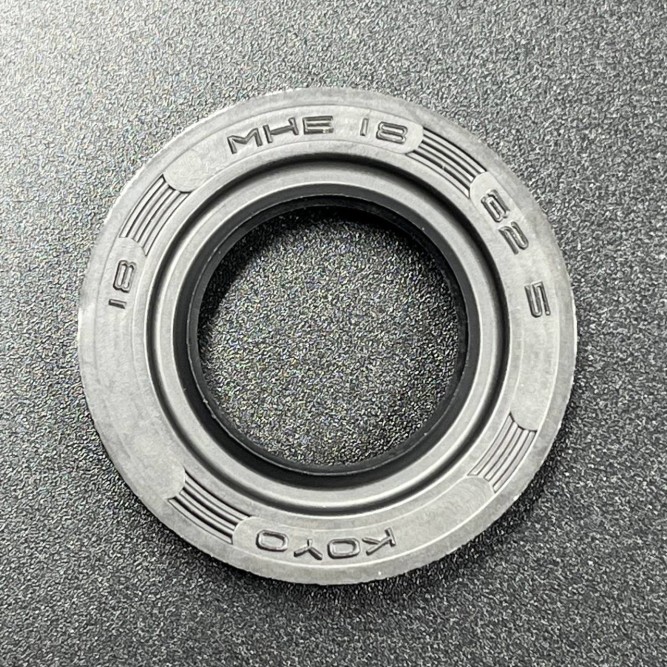 Сальник коленвала Yamaha 93106-18M01