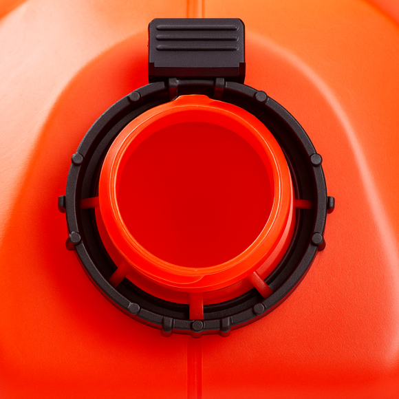 Канистра пластиковая для бензина SeaFlo Пластик, 5л Канистра пластиковая для бензина SeaFlo Пластик, 5л