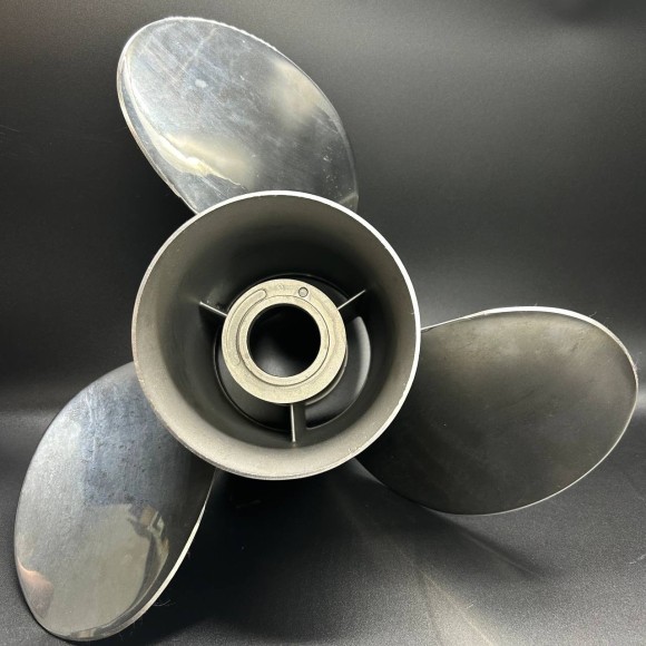 Гребной винт Mercury VENGEANCE (13-1/2х23R) Стальной