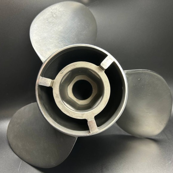 Гребной винт Mercury VENGEANCE (13-1/2х23R) Стальной