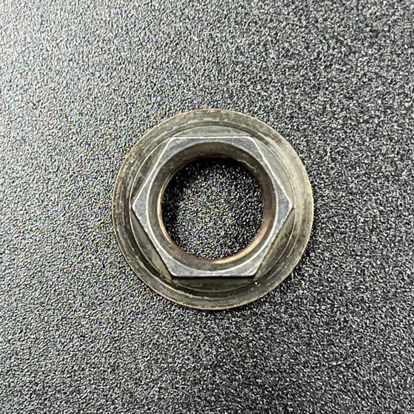 Гайка ведущей шестерни Yamaha 90179-10M14 Гайка ведущей шестерни Yamaha 90179-10M14