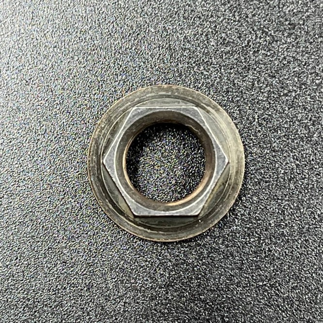 Гайка ведущей шестерни Yamaha 90179-10M14
