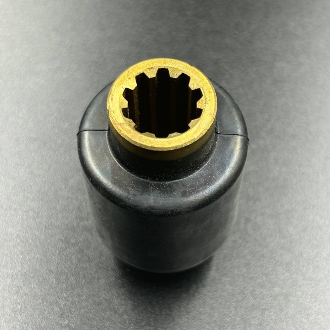 Втулка гребного винта резиновая Suzuki DT9.9A-DT15A, DF9.9B, DF8A-20A (Omax)