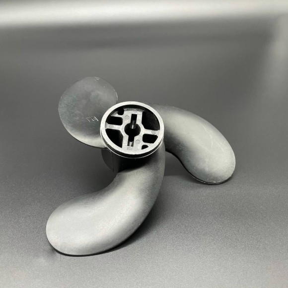 Гребной винт Tohatsu 2.5-3.5 (3x7-1/4x6) (Пластик) Гребной винт Tohatsu 2.5-3.5 (3x7-1/4x6) (Пластик)