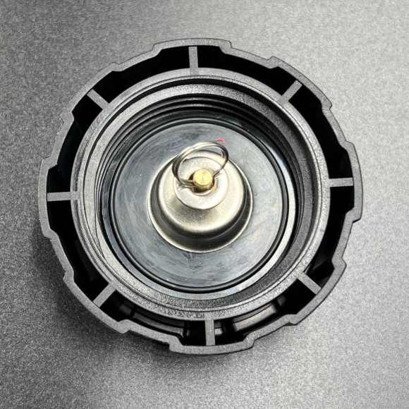 Крышка топливного бака Yamaha 6-200, F2.5-60 (YUELANG)