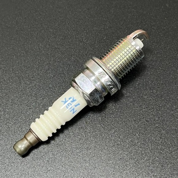 Свеча зажигания Honda BF175-225 IZFR6F-11 (Honda)