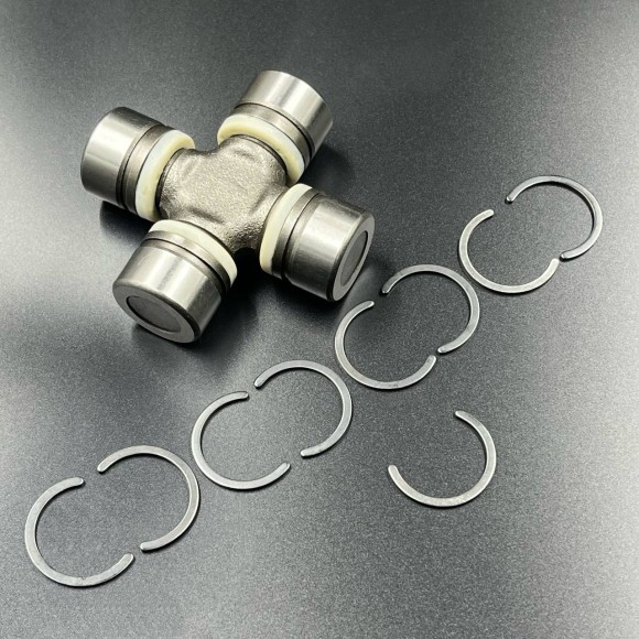 Крестовина карданного вала Mercruiser Bravo 1,2,3  (JSP)