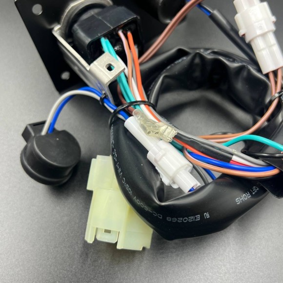 Панель зажигания Suzuki (замок зажигания и кнопка стоп с чекой) (PWB) Панель зажигания Suzuki (замок зажигания и кнопка стоп с чекой) (PWB)