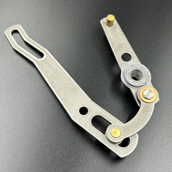 Рычаг газа ДУ Y701, левый (толкающий) Рычаг газа ДУ Y701, левый (толкающий)