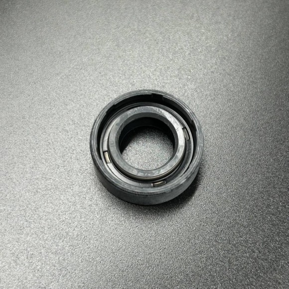 Сальник редуктора Tohatsu 332-60223-0