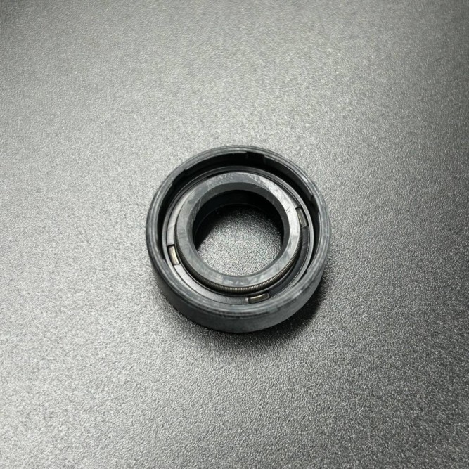 Сальник редуктора Tohatsu 332-60223-0