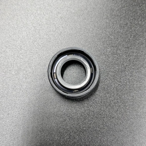 Сальник редуктора Tohatsu 332-60223-0