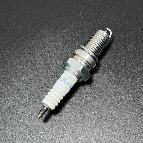 Свеча зажигания DPR8EA-9 (NGK) 94701-00241