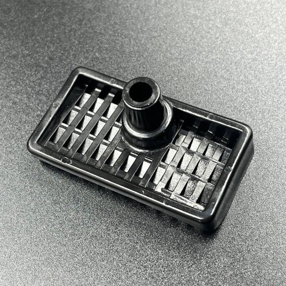 Решетка крышки водозаборника, правая Yamaha 75-90 (Yamaha)