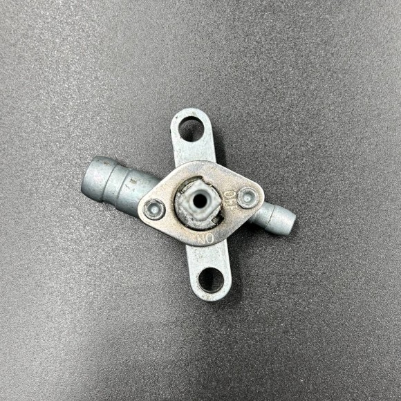 Топливный кран Yamaha 2 (БЕЗ ФЛАЖКА) (PREMARINE) Топливный кран Yamaha 2 (БЕЗ ФЛАЖКА) (PREMARINE)