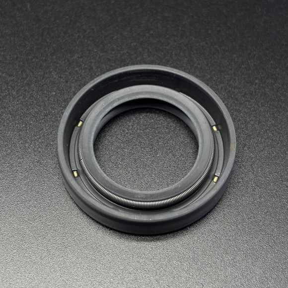 Сальник помпы MERCRUISER D2.8/3.0/3.6/4.2L; CMD 2.8/4.2L (26-816818) (Quicksilver)