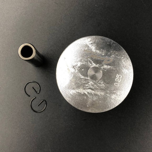 Поршень Suzuki DT9.9-15 (кольца 2.00mm) (0.25mm) (Omax)