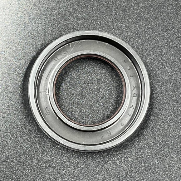 Сальник коленвала Yamaha 93102-28135 Сальник коленвала Yamaha 93102-28135