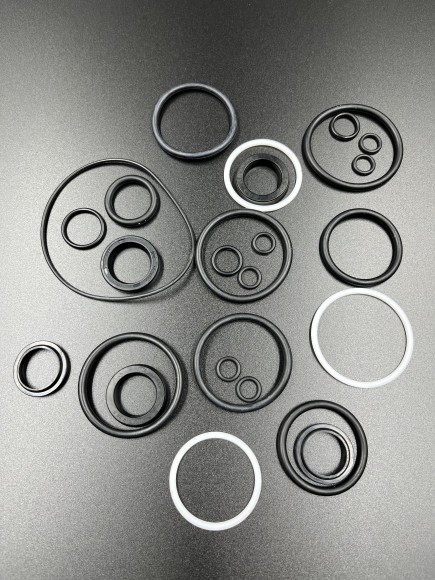 Комплект сальников и уплотнений гидроподъёма Yamaha 115-225 (PREMARINE)