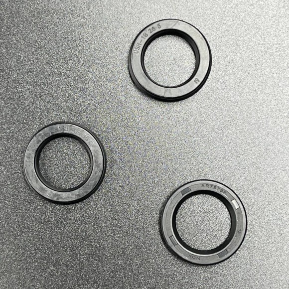 Комплект сальников и уплотнений гидроподъёма Yamaha 115-225 (PREMARINE)