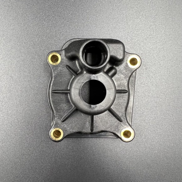 Корпус помпы охлаждения Suzuki DF20-25(V-twin) (Suzuki) Корпус помпы охлаждения Suzuki DF20-25(V-twin) (Suzuki)