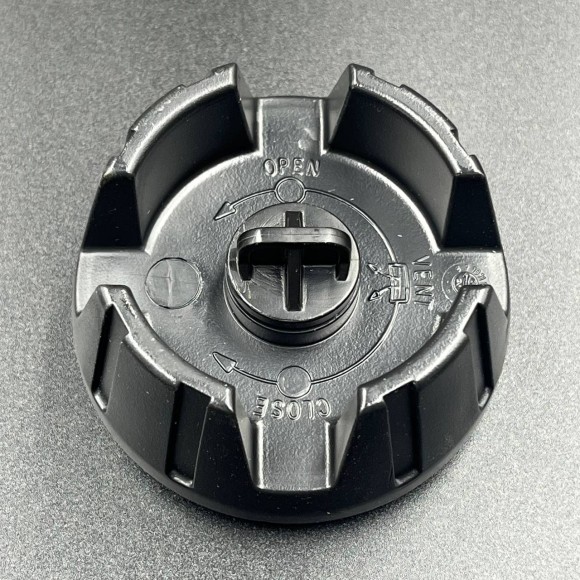 Крышка топливного бака пластиковая(Quicksilver)