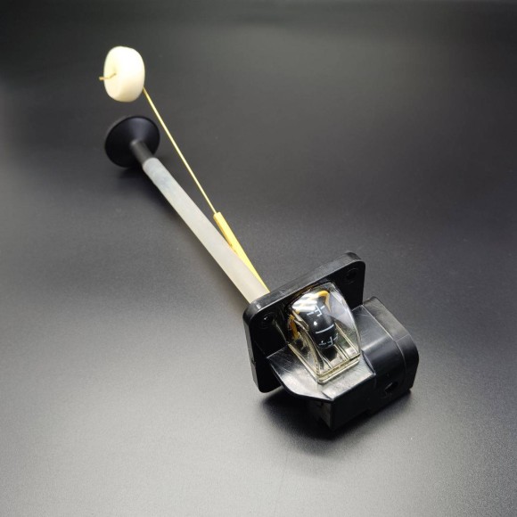 Топливоприемник с датчиком уровня для баков серии 859065 (859066A3) (Quicksilver) Топливоприемник с датчиком уровня для баков серии 859065 (859066A3) (Quicksilver)