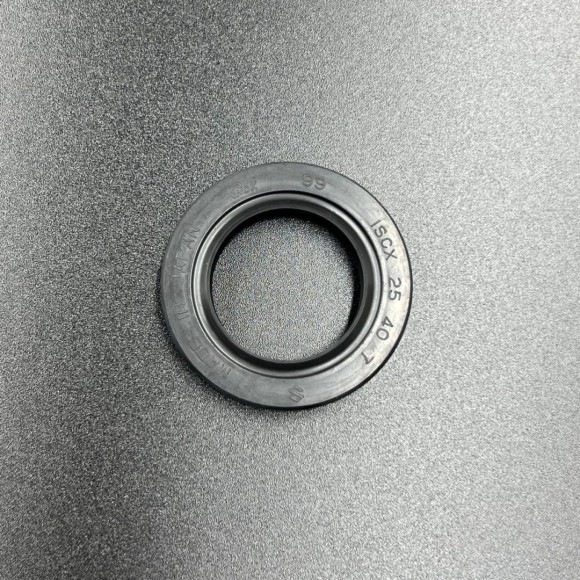 Сальник коленвала Suzuki 09283-25035