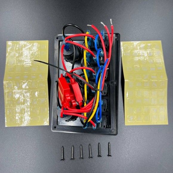 Панель управления (6 тумблеров вкл/выкл, 2 USB, розетка 12V, вольтметр) (PREMARINE) Панель управления (6 тумблеров вкл/выкл, 2 USB, розетка 12V, вольтметр) (PREMARINE)